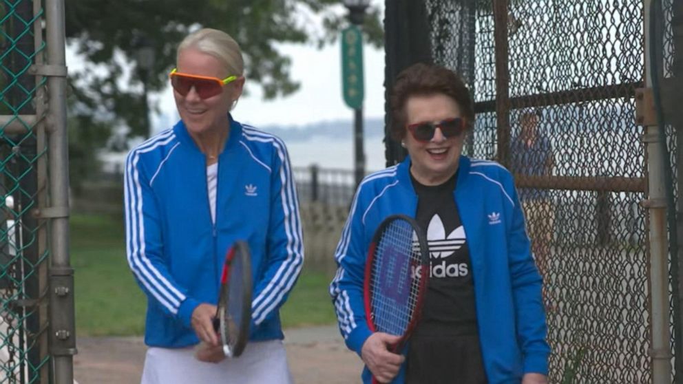 GMA: Billie Jean King and Rennae Stubbs surprise young tennis fans